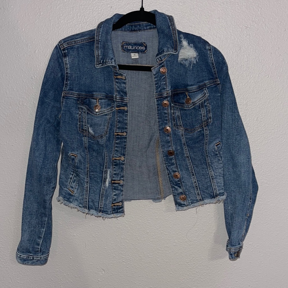 Maurice’s medium wash jean jacket. Size S